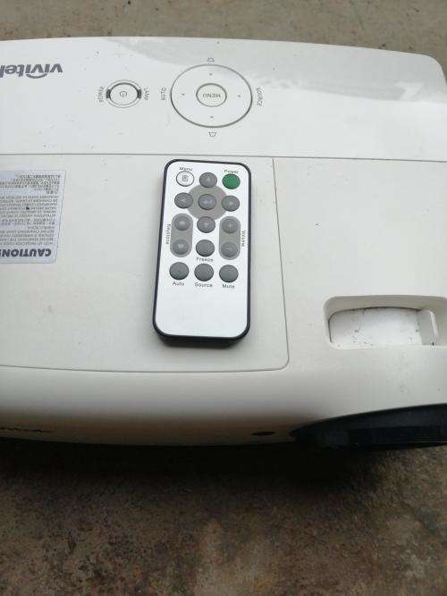 Projectors VIVITEK DLP PROJECTOR, HDMI, VGA, MANY PORTS, EXCELLENT