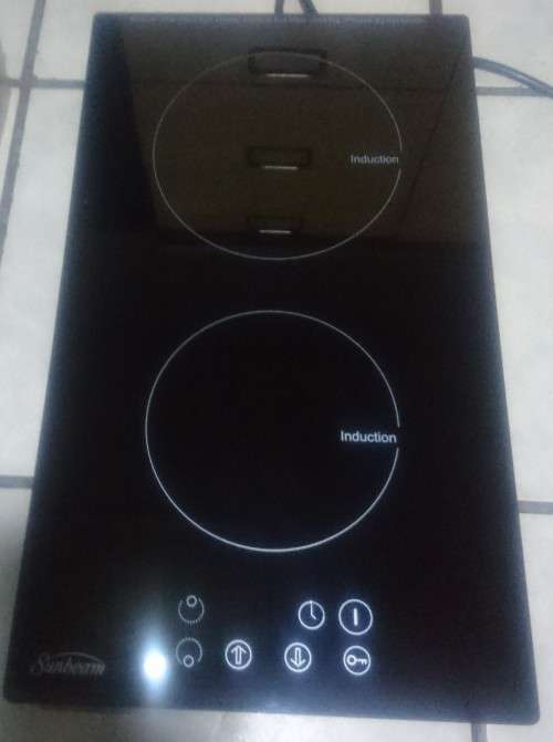 Freestanding Please Read Sunbeam Induction Cooker (SIC200) was