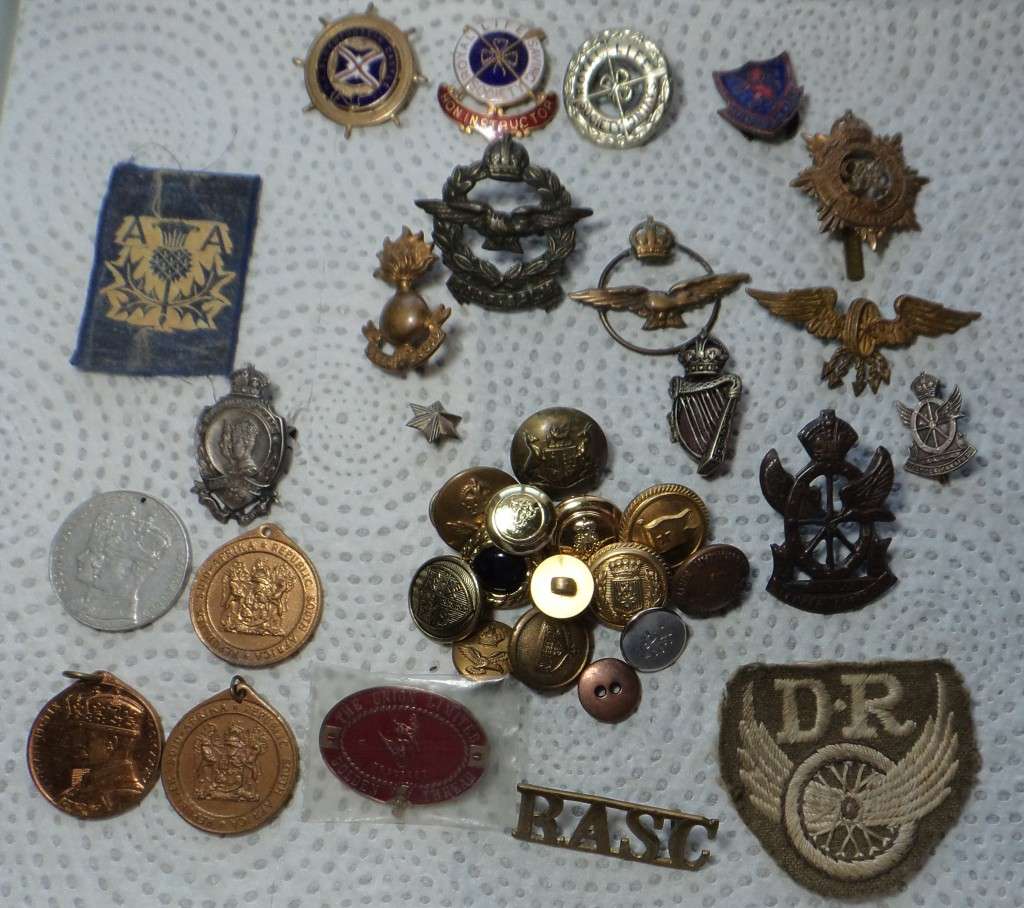 Commemorative - Collection Of Military Badges, Buttons, Commemorative 