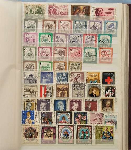 Bulklots And Thematic Collections - Stamp Stock Book - Austria , Canda 