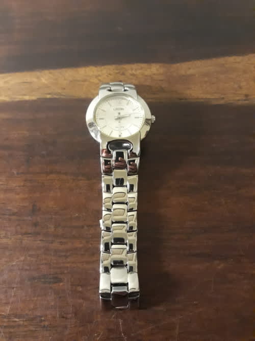 Women's Watches - A Lovely LATAN Ladies Watch was sold for R90.00 on 30 ...