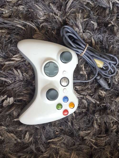Controllers & Remotes Wired Rippa White Controller for XBOX 360 was