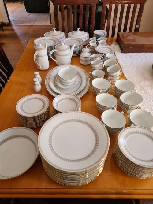 Oriental Porcelain Noritake nina 6667 Japan late sixties crockery set