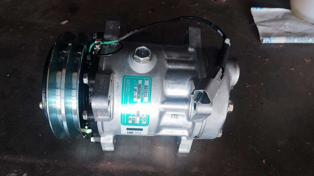 Compressors & Clutches Sanden sd7h15 aircon compressor for sale in