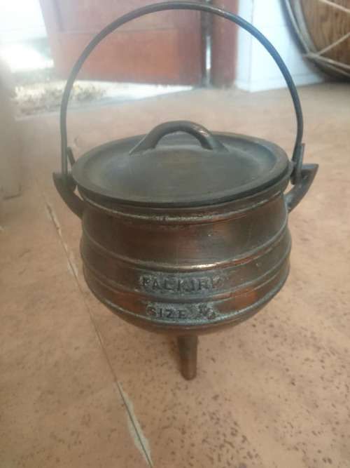 Other Metalware OLD COLLECTIBLE FALKIRK POTS ONE MARKED 1/4 ,SMALLER