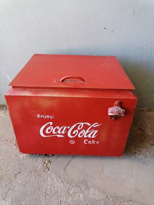 Bar Accessories vintage Coca cola cooler box for sale in Robertson