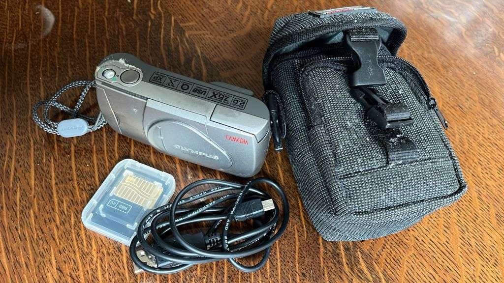 Chargeur Voiture + Secteur Pour Appareil Photo Olympus C-220 Zoom / C-300 Zoom - Neuf