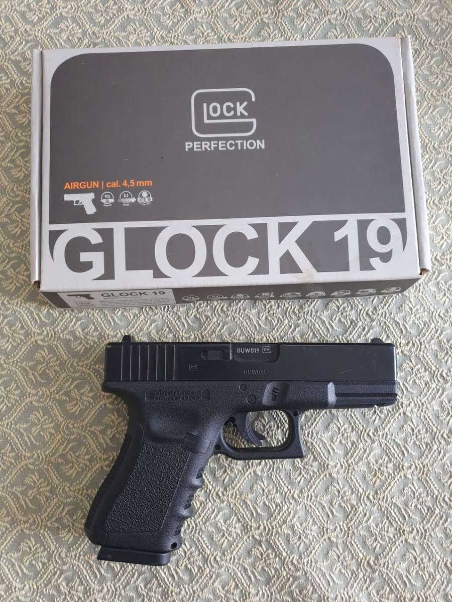 Airsoft Guns - UMAREX GLOCK 19 4.5MM CO2 BB PISTOL Was Sold For R999.00 ...