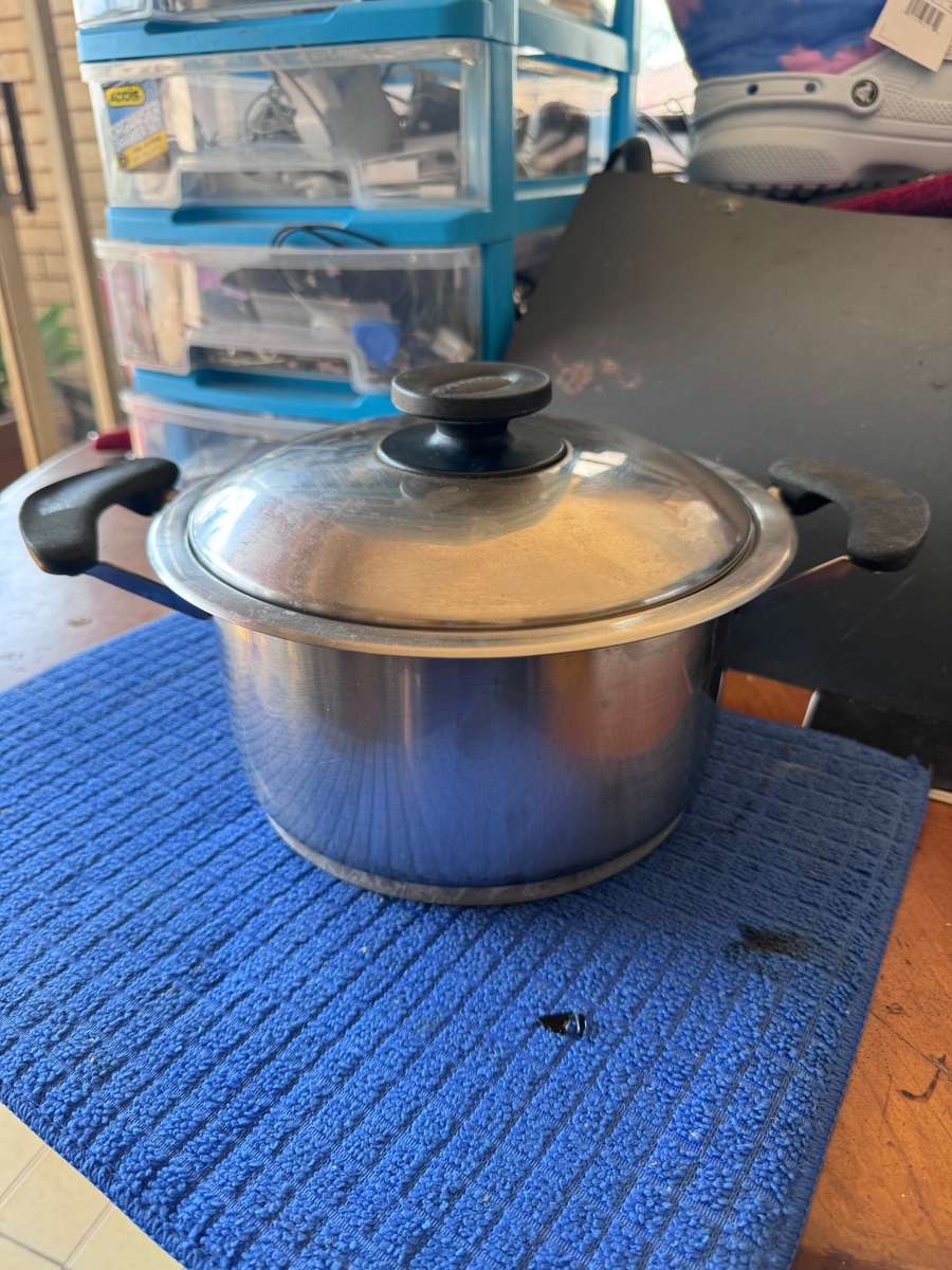 Pots AMC pot was sold for R530.00 on 6 Mar at 2345 by nabeela7866 in