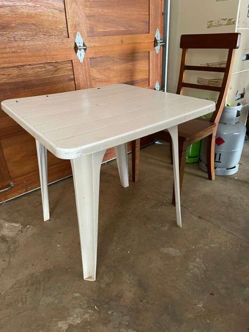 Tables Plastic patio table for sale in Johannesburg (ID584391402)