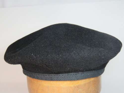 Headgear - SADF black beret - Size 60 was sold for R152.00 on 22 Jun at ...