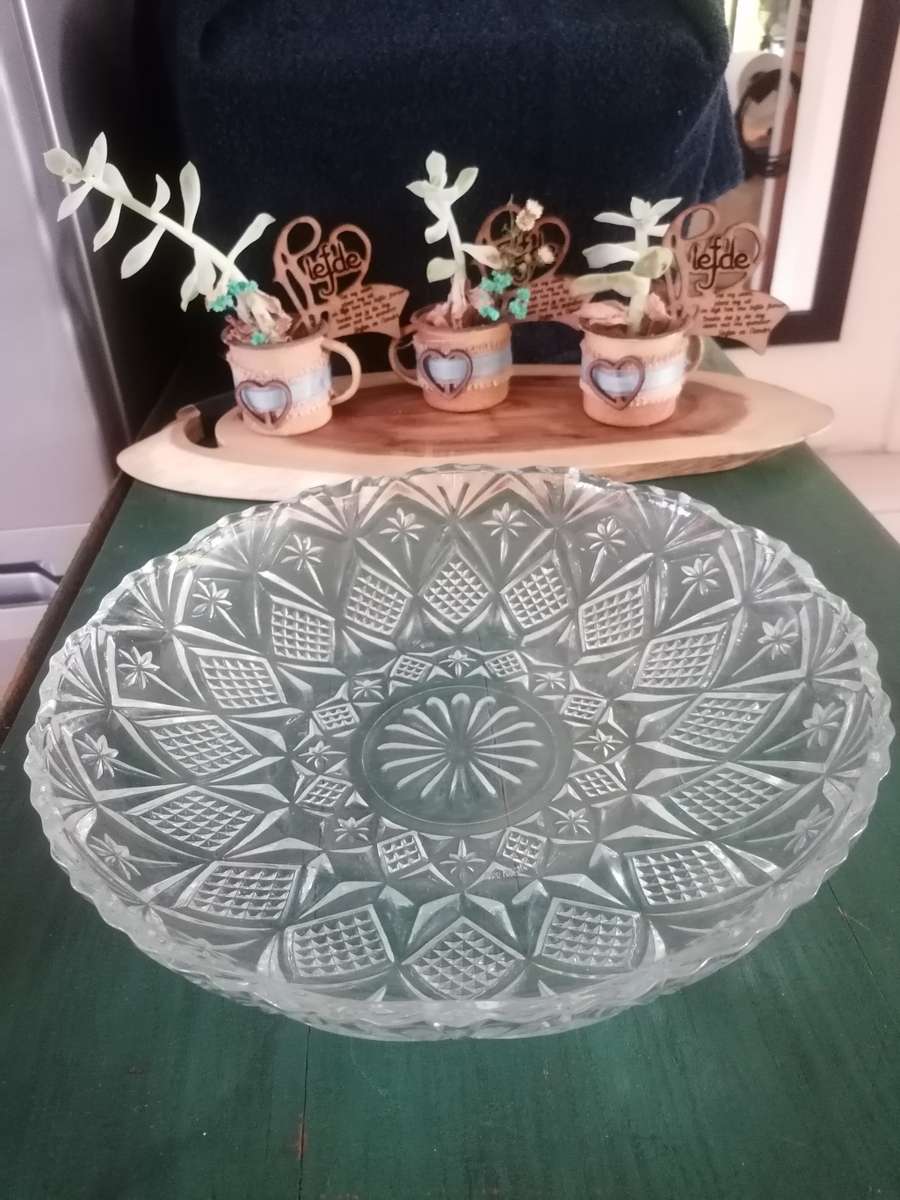 Bowls & Dishes Stunning Large Vintage Salad Bowl was listed for R325