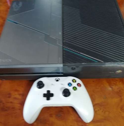 Xbox XBOX ONE LIMITED EDITION HALO for sale in Durban (ID591828273)