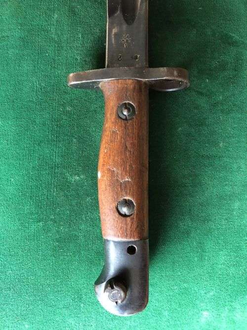 Bayonets - AUSTRALIAN 1907 BAYONET-HILT OF THE BAYONET MADE IN WW2 -THE ...