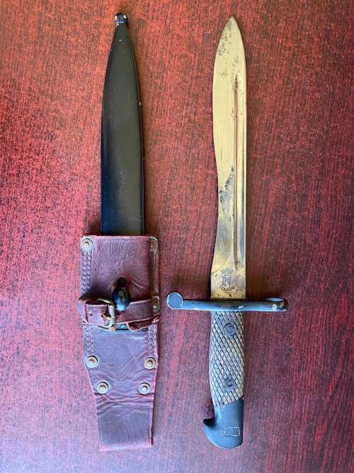 Bayonets - SPANISH 1941 `BOLO` BAYONET WITH LEATHER FROG AND METAL ...