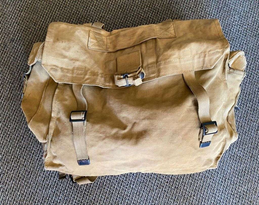 Kit - RHODESIAN PATERN 62,LARGE BACK PACK-GOOD AND COMPLETE CONDITION ...