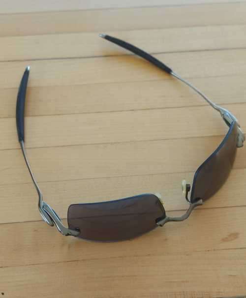 Sunglasses Original Oakley Sunglasses was sold for R215.00 on 20 Sep at 2101 by classic goods