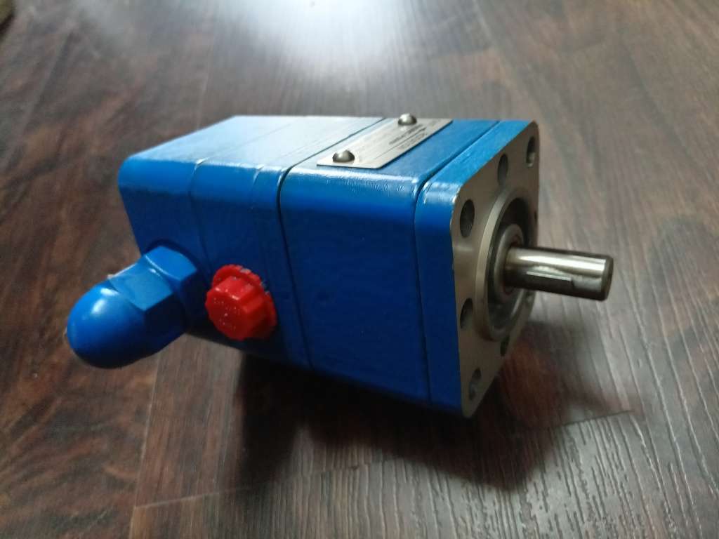 Pumps & Plumbing Viking Hydraulic Pump SG40535G0V was listed for R4