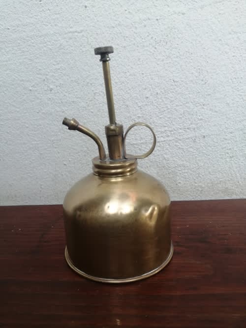 Brass - Lovely old brass oil can. for sale in Johannesburg (ID:618521403)