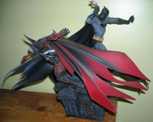 Other Collectable Toys Dc Direct Batman Vs Spawn Statue Designed And Sculpted By Todd Mcfarlane And Mcfarlane Toys Was Sold For R5 000 00 On 19 Feb At 16 26 By For The Collectors