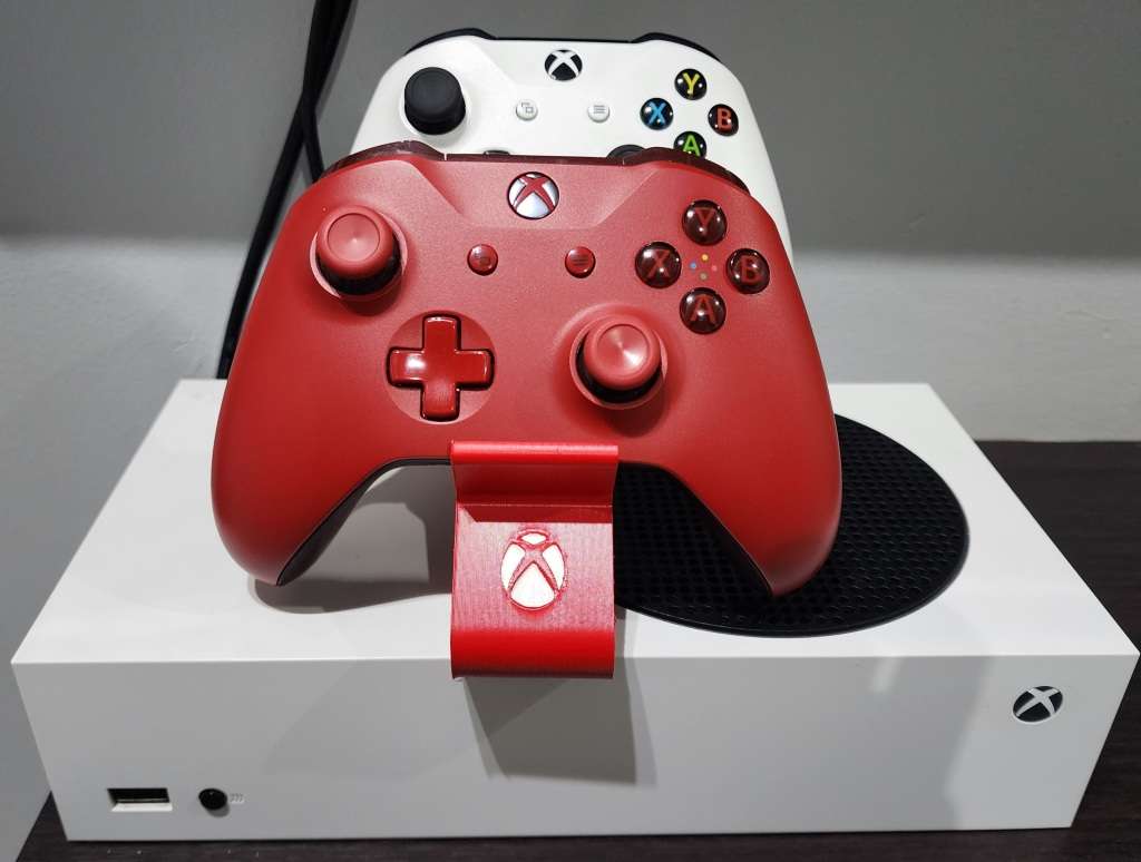 Xbox Xbox Series S 512GB + 2x Xbox One Controllers for sale in Durban