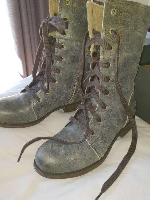 caterpillar narcissa boots