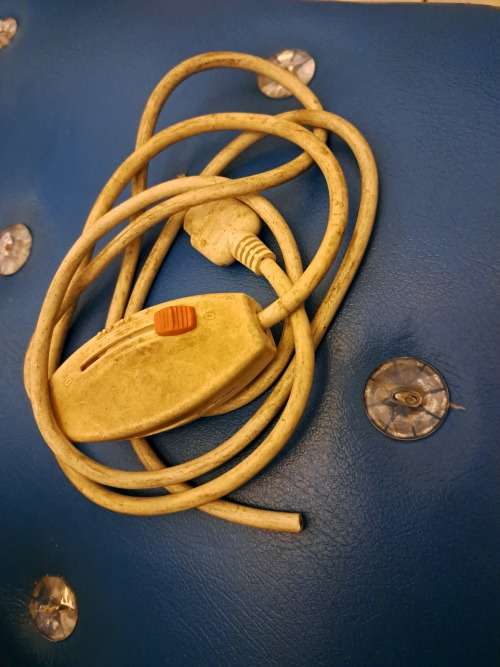 Other Electronics Old electric blanket connector was listed for R15