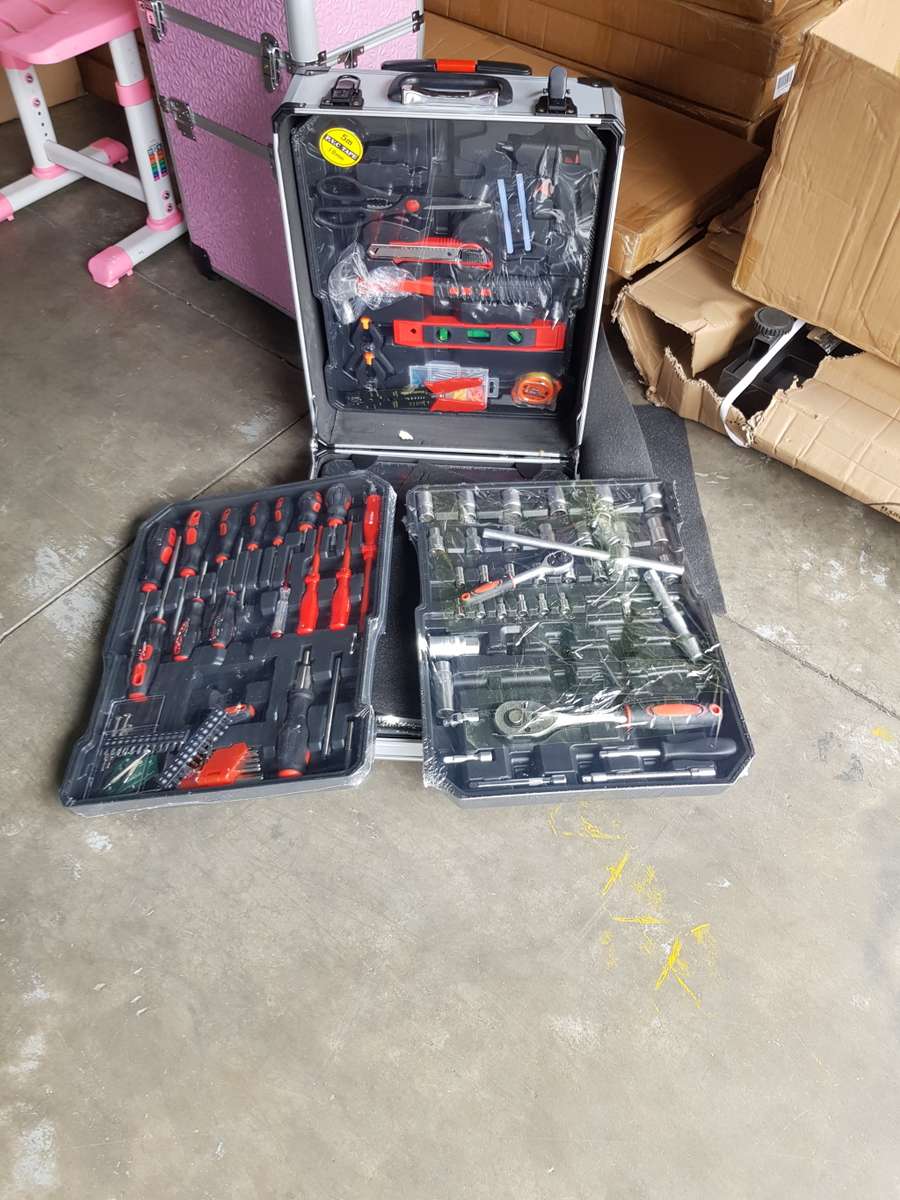 Tool Sets & Boxes 187 Piece Professional Chrome Vanadium Toolset C26131 (MD) for sale in