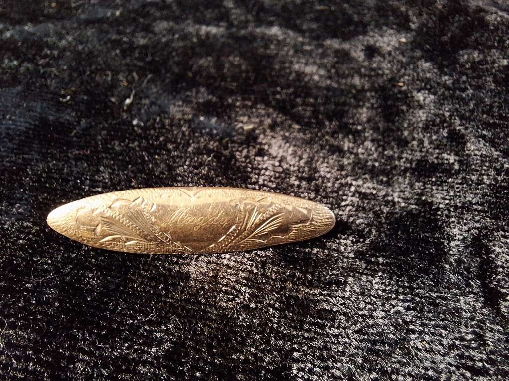 Brooches Vintage 9 Ct Gold Baby Brooch Engraved Magda for sale in