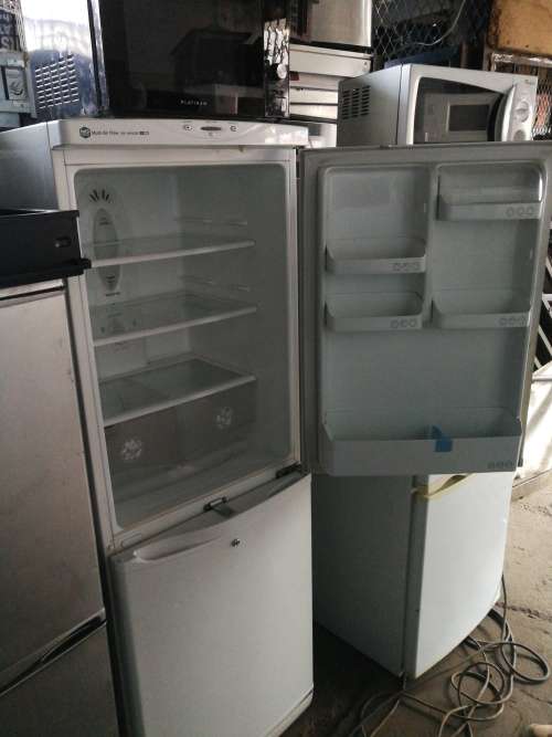 Fridges & Freezers fridge was sold for R2,000.00 on 4 Jul at 1022 by