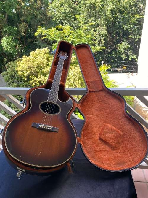 Other Antiques & Collectables RARE VINTAGE WASHBURN GUITAR IN BOX