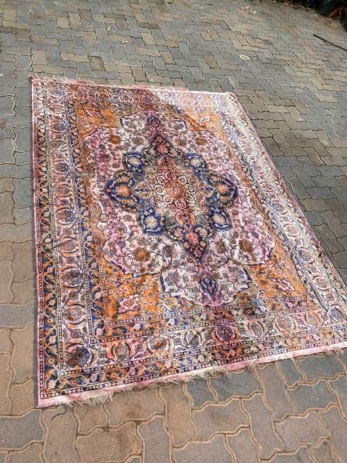 Rugs & Carpets Beautiful colourfull carpet need cleaning and colours