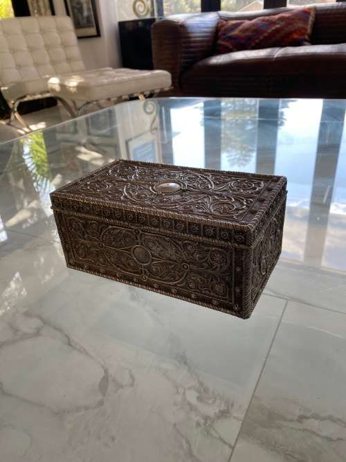 Jewellery Boxes STUNNING BOX HIGHLY DETAILED 21CM X 12CM !!! for sale