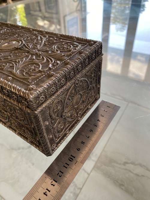 Jewellery Boxes STUNNING BOX HIGHLY DETAILED 21CM X 12CM !!! for sale
