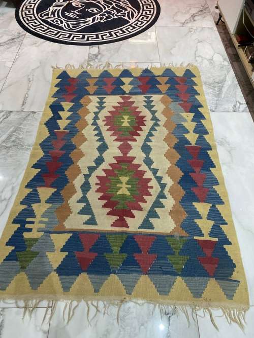 Other Antiques & Collectables BEAUTIFUL CARPET SIZE 114cm x 167cm