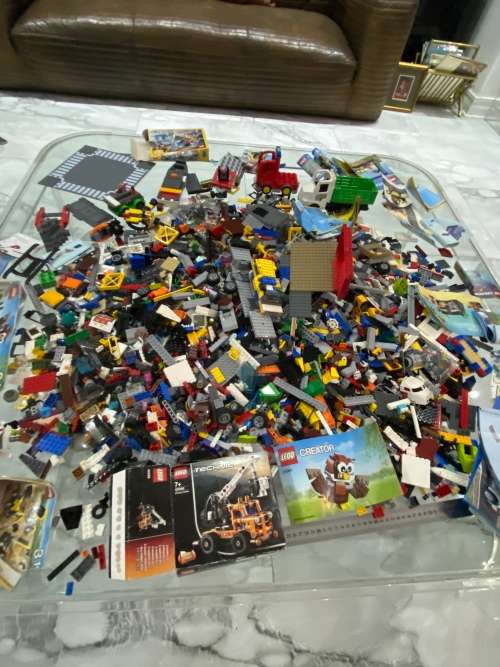Other Antiques & Collectables MASSIVE COLLECTION OF LEGOS IN BOX WITH