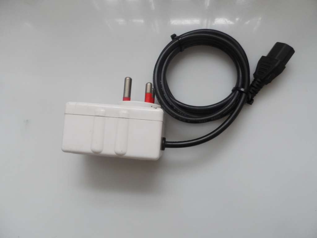 Surge Protection & UPS PLUG IN SURGE CONTROLLER Mustek surge