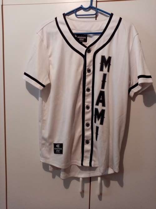 Other Men's Clothing White and black baseball top Truworths Man L as