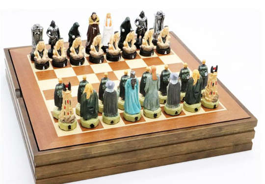 Chess, Draughts & Checkers - Lord of the Rings Character Themed Chess ...