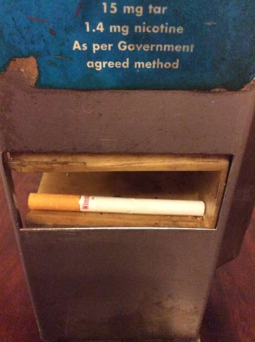 Advertising VINTAGE THE LOOSE DRAW CIGARETTE VENDING MACHINE WORKING AMAZING ITEM, A MUST