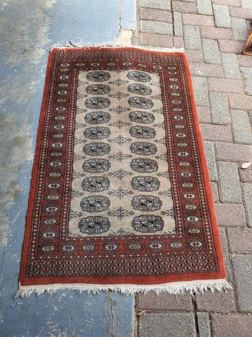 Rugs & Carpets Finely hand knotted Oriental (like Persian) Mori