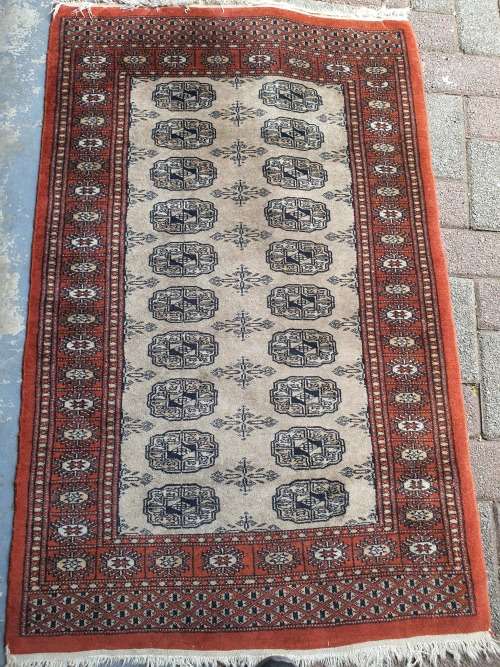 Rugs & Carpets Finely hand knotted Oriental (like Persian) Mori