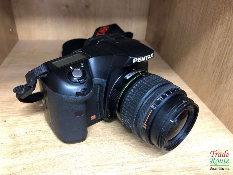 Digital SLR Pentax K10D Digital SLR Camera with 1855 Lens Kit was