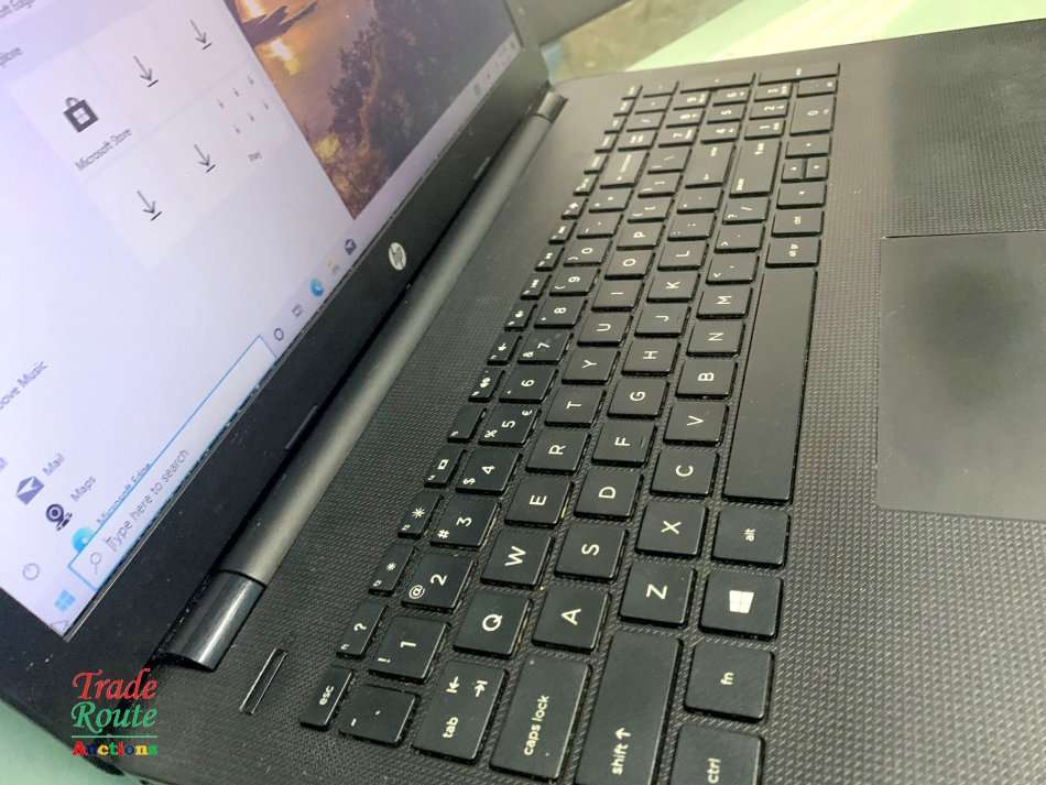 Laptops & Notebooks HP 15.6` LAPTOP 15bw0xx AMD A4 RADEON R3 4GB