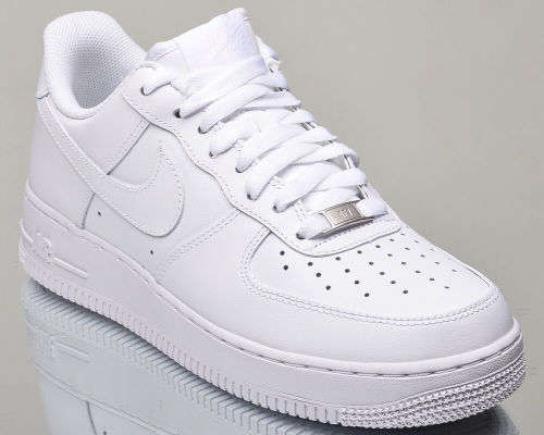 Sneakers - Nike Air Force 1 07 Low All White was sold for R1,200.00 on 11 Aug at 02:20 by Mos 