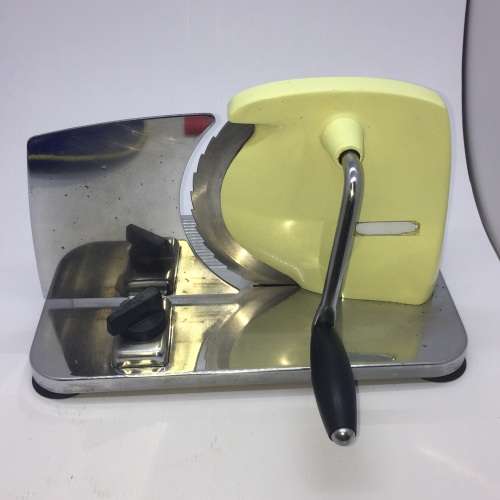 Appliances Vintage Bread Slicer was sold for R350.00 on 20 Dec at 22