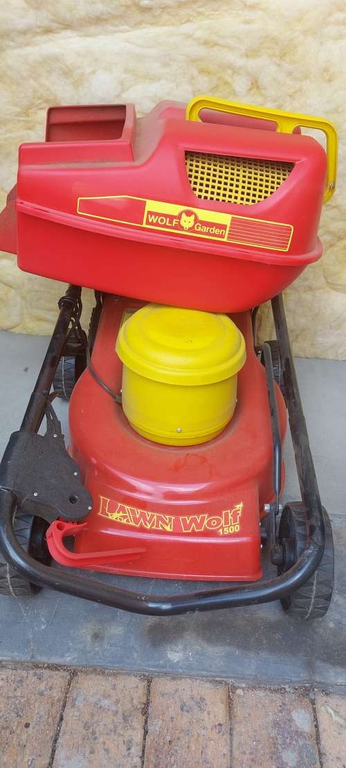 Lawnmowers Second hand lawn mower for sale! was sold for R1,500.00 on 10 Jan at 1107 by