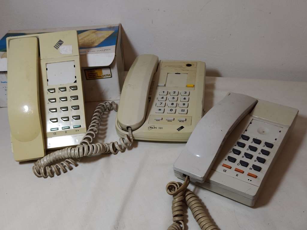 Telephones X3 Old Phones for sale in Johannesburg (ID608774386)