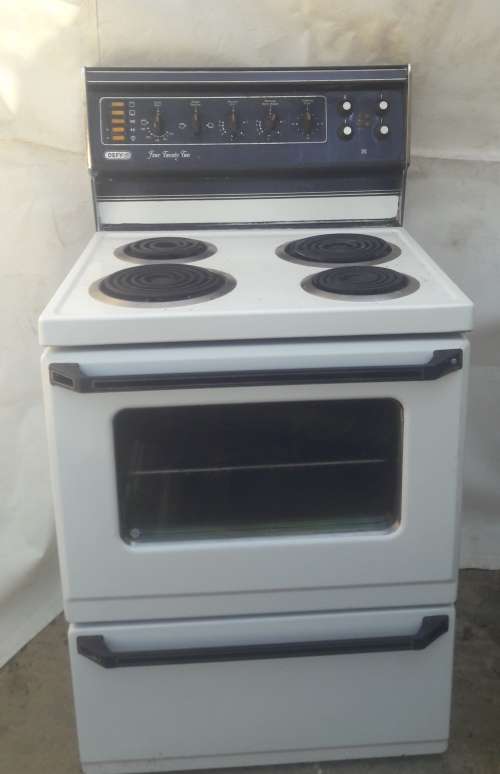 Freestanding DEFY WHITE FREE STANDING STOVE MODEL "Four Twenty Two