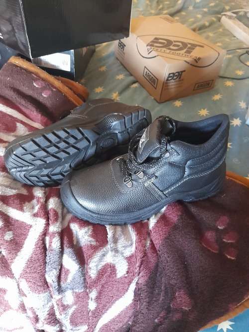 Boots Brand New Mercury Safety Shoes Steel Toe For Sale was sold for